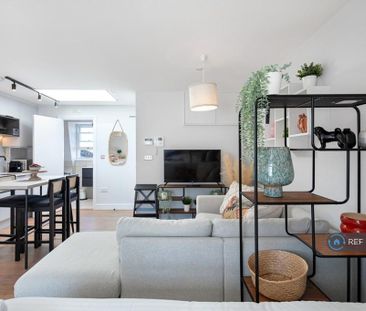 Studio to rent - Photo 2