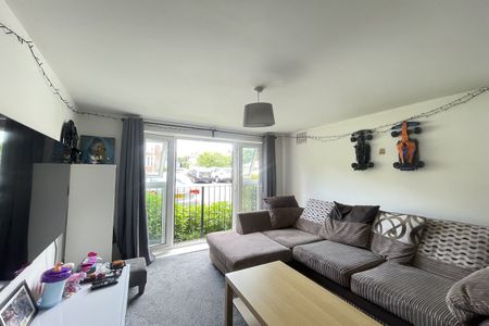 Alexander Square, Eastleigh - Photo 4