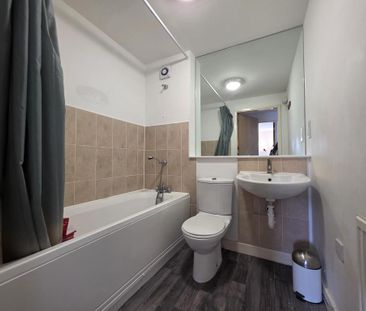 2 bedroom flat to rent - Photo 4