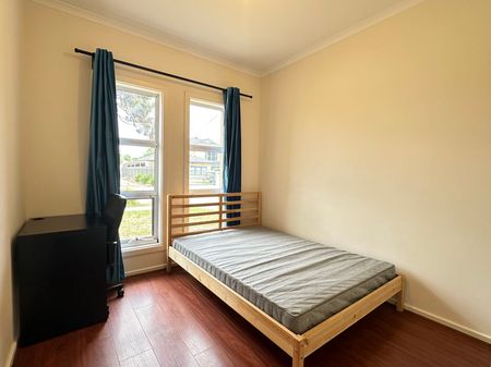 37 Wood Street, Kurralta Park SA 5037 - House For Rent | Domain - Photo 3