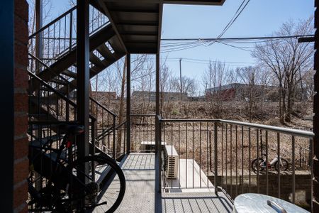 Condo for rent, Montréal (Le Sud-Ouest) - Photo 2