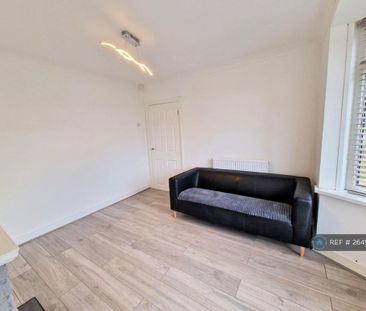 3 bedroom end of terrace house to rent - Photo 1