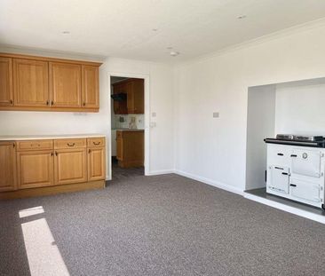 4 bedroom detached bungalow to rent - Photo 1