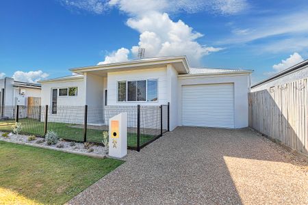 24a Wakeboard Circuit, Kelso QLD 4815 - House For Rent | Domain - Photo 2