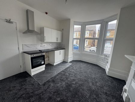 Studio to rent - Photo 3