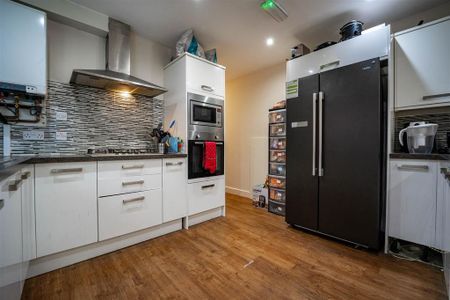 10 bedroom house to rent - Photo 2