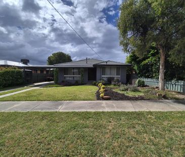 9 Robert Crescent - Photo 6