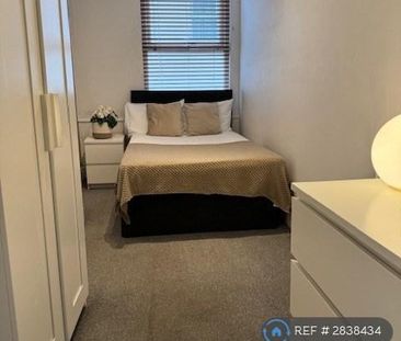 6 bedroom end of terrace house to rent - Photo 6