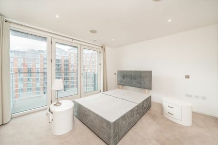 Fairmont Avenue, Canary Wharf, E14 - Photo 3