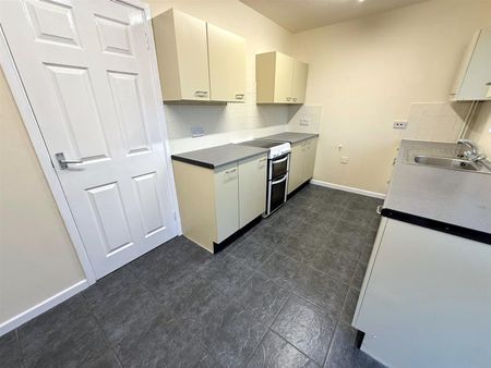 Ansley Common, Nuneaton - Photo 4