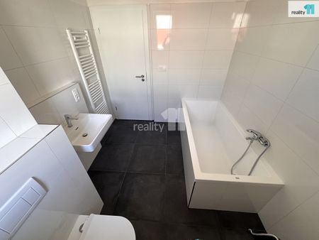Pronájem bytu 1+kk 34 m² - Fotografie 5