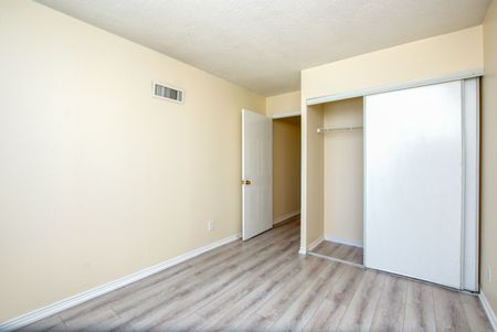 For Lease - 135 Hillcrest Avenue Unit# 2212, Mississauga, Ontario - Photo 3