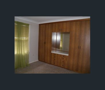 2 BEDROOM UNIT WITH SHARED YARD & GARDEN SHED! - Photo 2