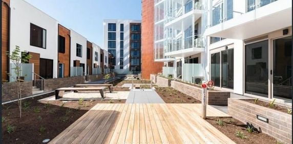 Cozy Maribyrnong Gem at a Steal! - Photo 2