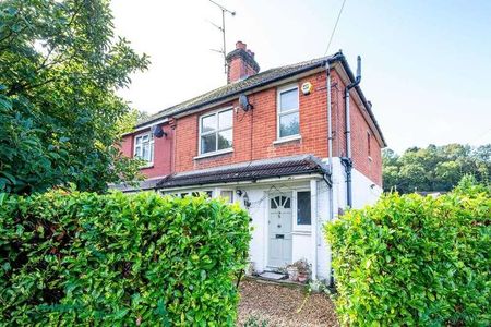 Tilehurst Cottages, Triggs Lane, Woking, GU21 - Photo 2