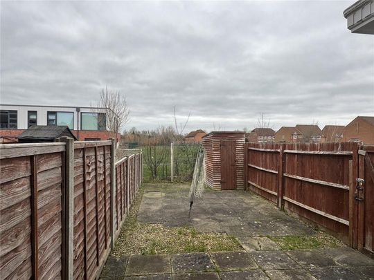 2 bedroom end of terrace house to rent - Photo 1