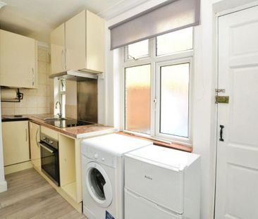 Pembroke Place, TW7 - Photo 1