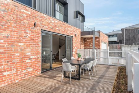 Brand New, Luxury Highton Townhouses - Photo 4