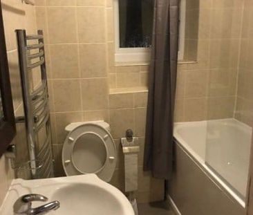 Room in a Shared Flat, Danebury Avenue, SW15 - Photo 5