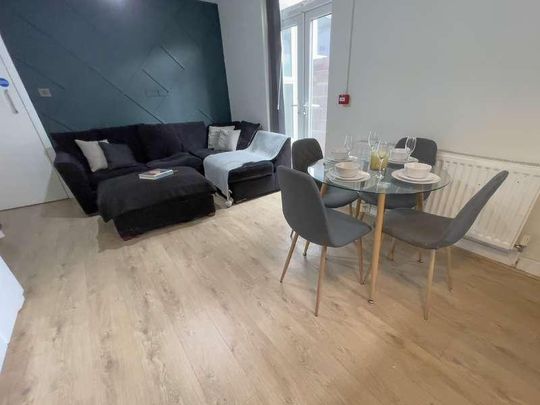 Sheil Road, L6 - Photo 1