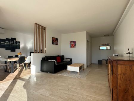 Location Appartement 5 pièces 111m² ECULLY 69130 - Photo 2