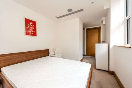 An immaculately presented two bedroom apartment located just off Fleet Street. - Photo 5