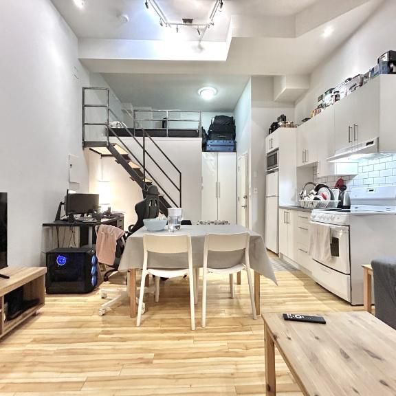 Loft entièrement meublé à louer Vieux-Québec septembre 2026 - Photo 1