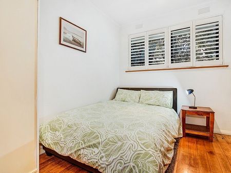 Best Location in Melbourne - Photo 3