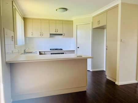 Family Home in Eastridge Estate - Photo 2