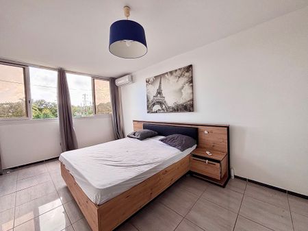 Location Appartement 4 pièces 82m² LES ABYMES 97139 - Photo 3