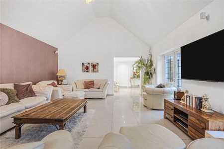 Bulls Cross Ride, Hertfordshire - Photo 4