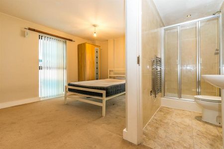 3 bedroom apartment to rent - Photo 5