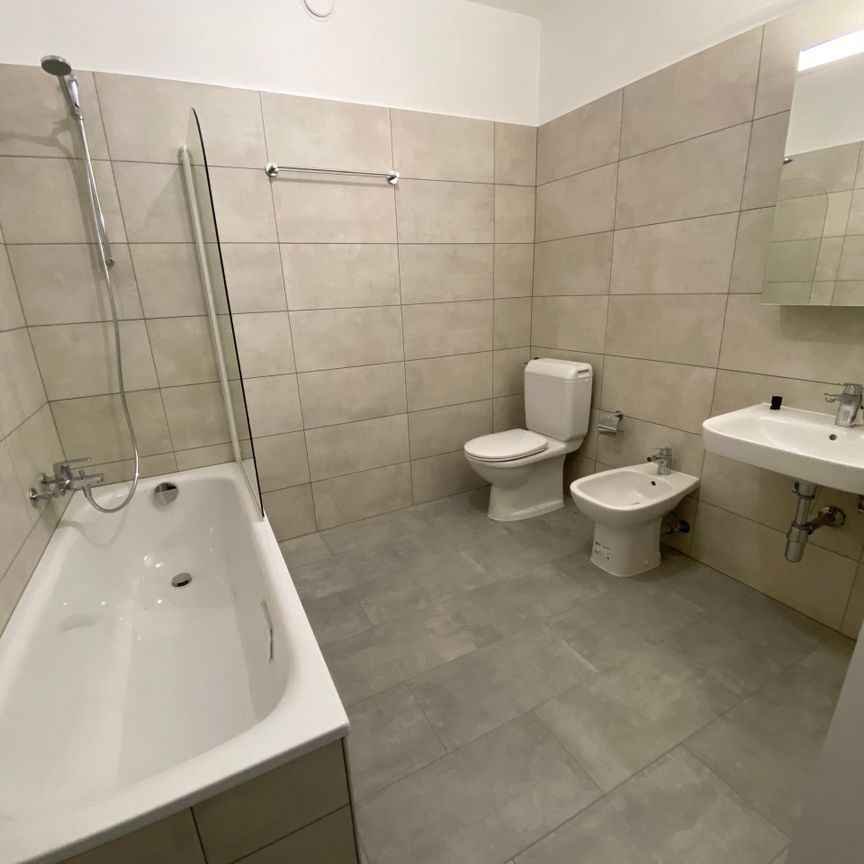 2 locali luminoso in centro Tenero (Migros) - Photo 1