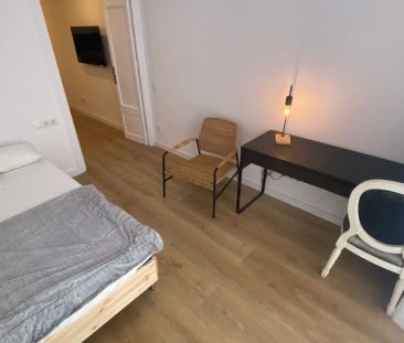 Whole 2 bedrooms apartment in Barcelona - Photo 2