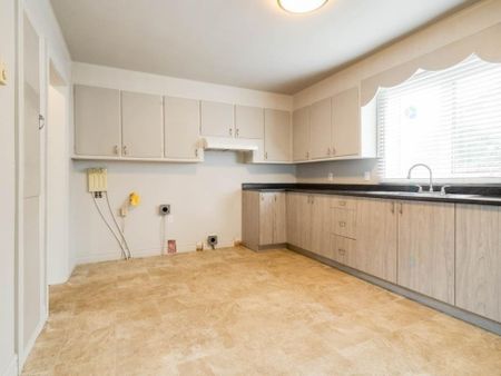 Maison de plain-pied à louer - Salaberry-de-Valleyfield (Salaberry-de-Valleyfield) Maison de plain-pied à louer - Salaberry-de-Valleyfield (Salaberry-de-Valleyfield) - Photo 2