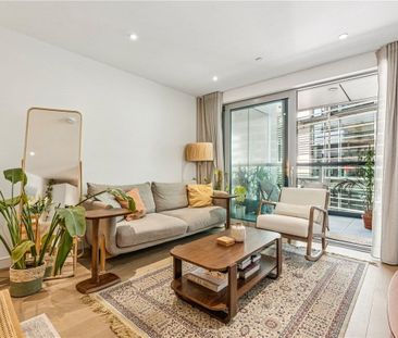 Super 2 bedroom apartment located on the iconic ‘Bronze’ developmen... - Photo 1