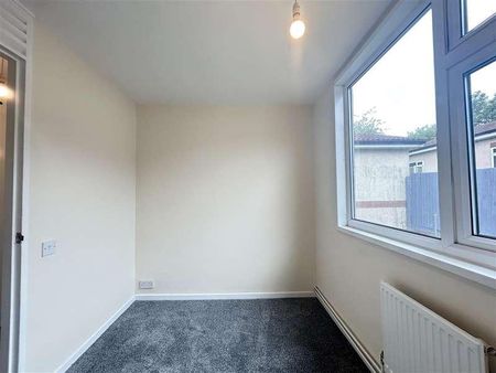 Berecroft, Harlow, CM18 - Photo 3