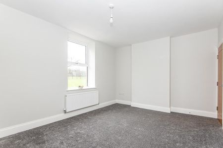 4 bedroom end of terrace house to rent - Photo 3