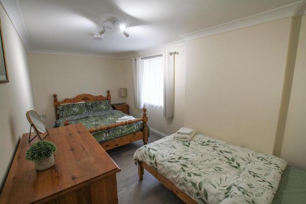 3 bedroom flat to rent - Photo 1