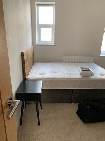 Church Road, Lawrence Hill, Bristol - Photo 2