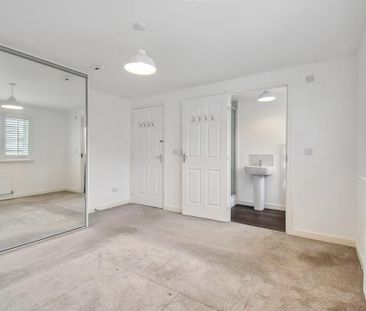 4 bedroom detached house to rent - Photo 4