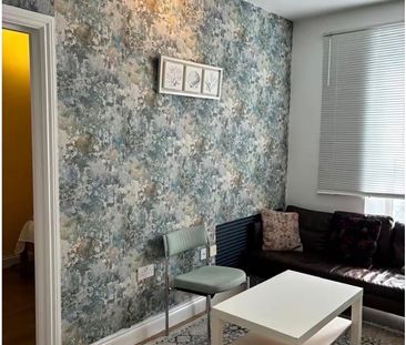 1 Bed Flat, Garratt Lane, SW17 - Photo 1