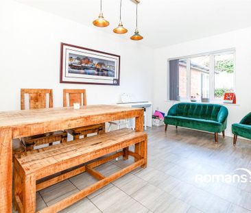 5 bedroom detached house to rent - Photo 2