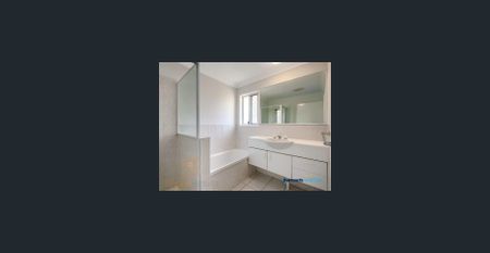 Charming Townhouse in Seven Hills - Photo 4