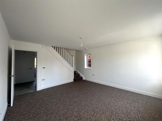 2 bedroom end of terrace house to rent - Photo 1