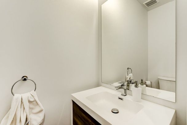 For Lease - 1006 Shefford Road, Beacon Hill North - South and Area, Ontario - Photo 1