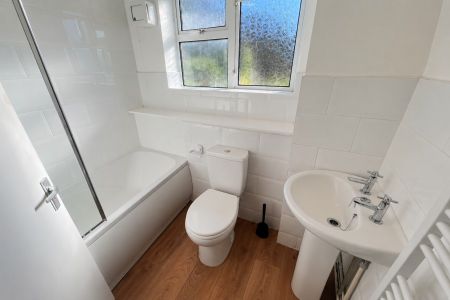 Fairlands Court, Fairlands, Surrey, GU3 - Photo 2