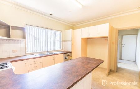 3 Bedroom House - South Tamworth - Photo 4