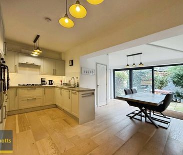 Exeter Road, Newmarket - Photo 2