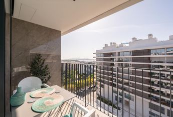 1 Bedroom Apartment with swimming pool, Miraflores, Oeiras